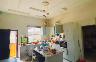 5 BEDROOM DETACHED DUPLEX