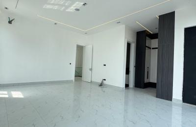 5 BEDROOM DETACHED DUPLEX WITH A SWIMMING POOL