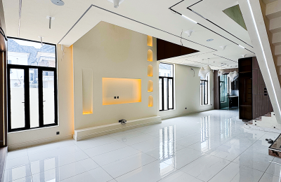 5 BEDROOM DETACHED DUPLEX