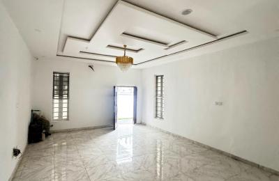 5 BEDROOM DETACHED DUPLEX WITH A SWIMMING POOL