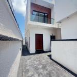 4 BEDROOM SEMI DETACHED DUPLEX