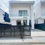 5 BEDROOM DETACHED DUPLEX WITH A SWIMMING POOL