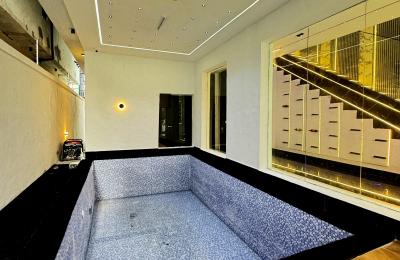 5 BEDROOM DETACHED DUPLEX WITH A SWIMMING POOL