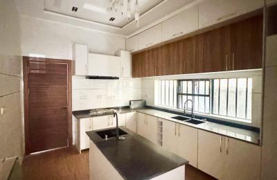 5 BEDROOM DETACHED DUPLEX