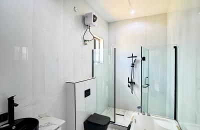 5 BEDROOM DETACHED DUPLEX WITH A SWIMMING POOL
