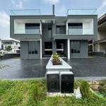 5 BEDROOM SEMI DETACHED DUPLEX