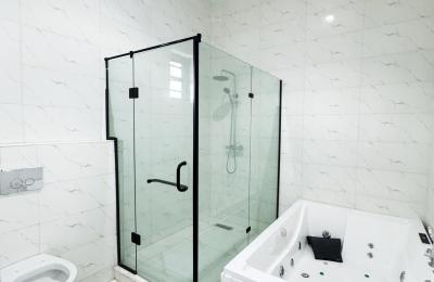 6 BEDROOM DETACHED DUPLEX WITH A SWIMMING POOL