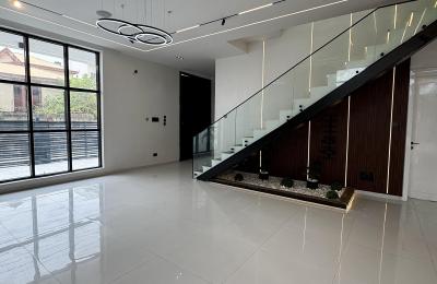 5 BEDROOM DETACHED DUPLEX