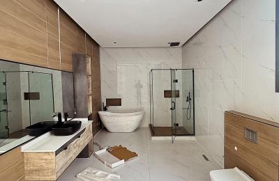 5 BEDROOM DETACHED DUPLEX WITH A SWIMMING POOL