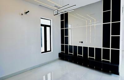 5 BEDROOM DETACHED DUPLEX WITH A SWIMMING POOL