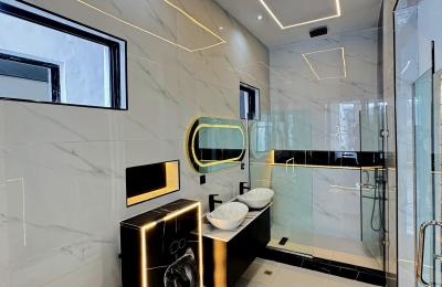 5 BEDROOM DETACHED DUPLEX WITH A SWIMMING POOL
