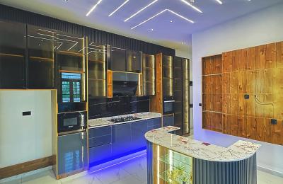 4 BEDROOM DETACHED DUPLEX WITH SWIMMING POOL