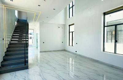 5 BEDROOM DETACHED DUPLEX WITH A SWIMMING POOL