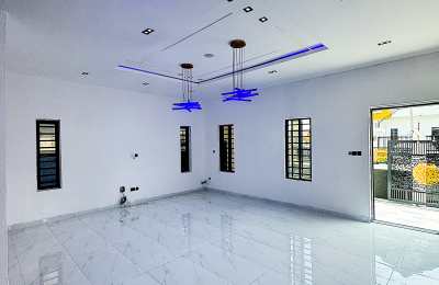 5 BEDROOM DETACHED DUPLEX