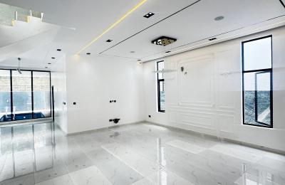 5 BEDROOM DETACHED DUPLEX WITH A SWIMMING POOL