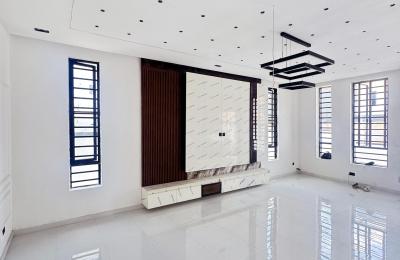 5 BEDROOM DETACHED DUPLEX WITH A SWIMMING POOL