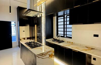 5 BEDROOM DETACHED DUPLEX WITH A SWIMMING POOL