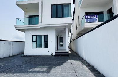 5 BEDROOM DETACHED DUPLEX WITH A SWIMMING POOL