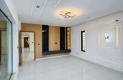 5 BEDROOM DETACHED DUPLEX WITH A SWIMMING POOL