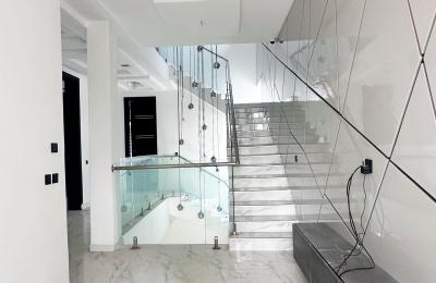 5 BEDROOM DETACHED DUPLEX WITH A SWIMMING POOL