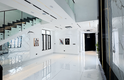 5 BEDROOM DETACHED DUPLEX WITH A SWIMMING POOL