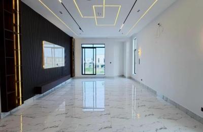 5 BEDROOM DETACHED DUPLEX WITH A SWIMMING POOL