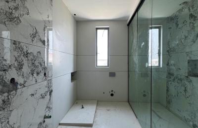 5 BEDROOM SEMI DETACHED DUPLEX