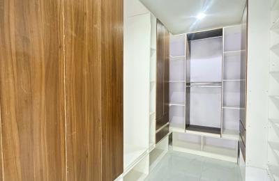 5 BEDROOM DETACHED DUPLEX WITH A SWIMMING POOL