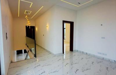 5 BEDROOM DETACHED DUPLEX WITH A SWIMMING POOL