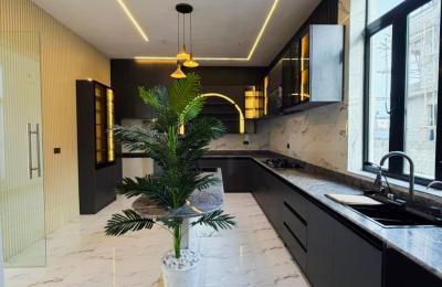 5 BEDROOM DETACHED DUPLEX WITH A SWIMMING POOL