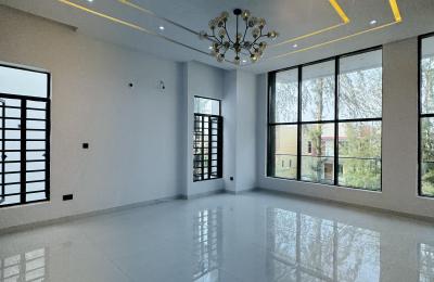 5 BEDROOM DETACHED DUPLEX WITH A SWIMMING POOL