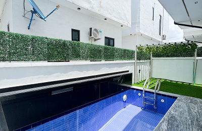 5 BEDROOM DETACHED DUPLEX WITH A SWIMMING POOL