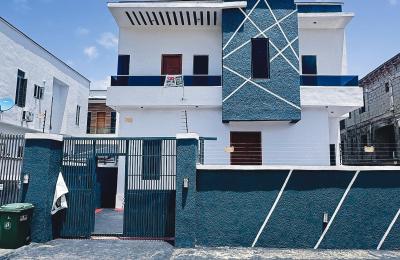 5 BEDROOM DETACHED DUPLEX