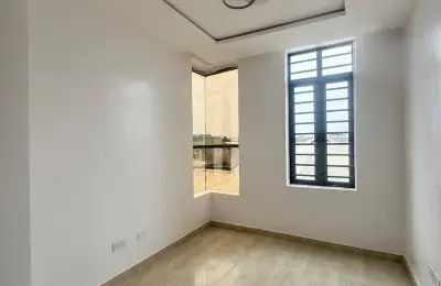 5 Bedroom Fully Detached Duplex