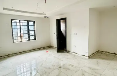 2 Bedroom Maisonette