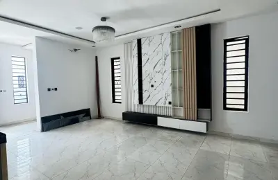 4 bedroom fully detached duplex