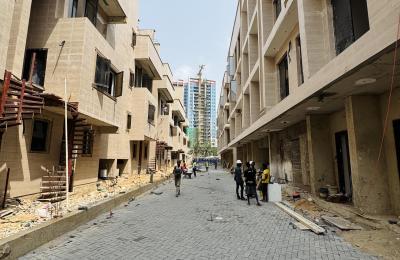 4-bedroom townhouse with swimming pool