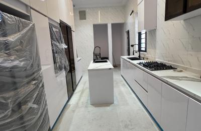 6 bedroom fully detached duplex with a swimming pool