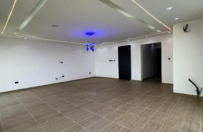 5 bedroom fully detached duplex