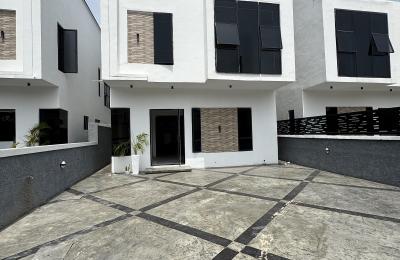 5 bedroom fully detached duplex