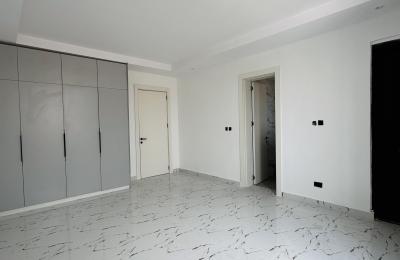 5-bedroom town house with BQ