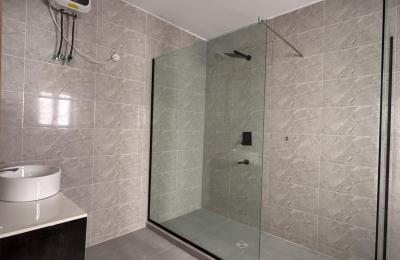 5 bedroom fully detached duplex