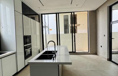 5 bedroom fully detached duplex with swimming pool