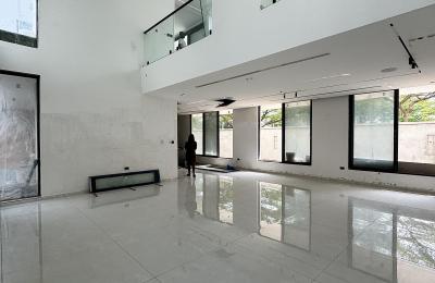 6-bedroom fully detached duplex with swimming pool