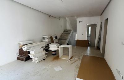 4-bedroom townhouse with swimming pool
