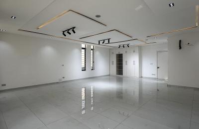 5 bedroom fully detached duplex with a swimming pool