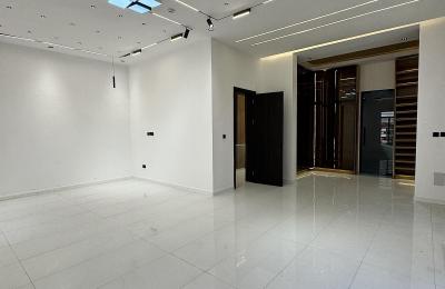 5 bedroom fully detached duplex with swimming pool