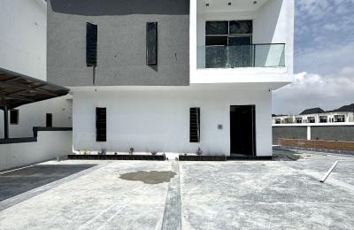 5 bedroom fully detached with swimming pool