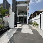 5 Bedroom fully detached duplex with swimming pool