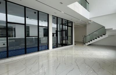 Luxury 5 Bedroom Fully Detached Duplex with Swimming pool